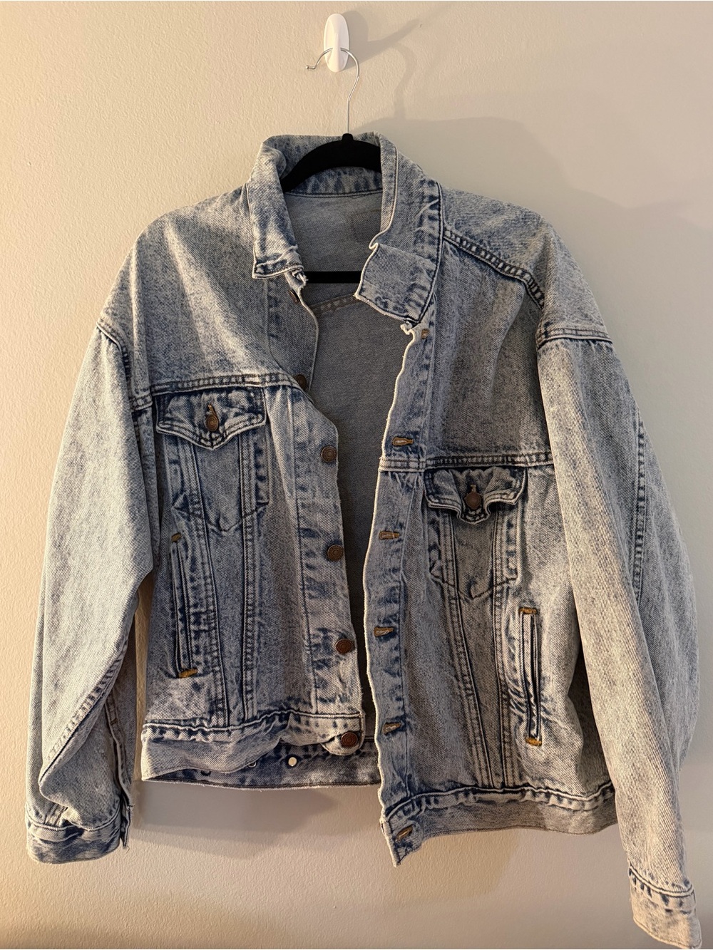 Levi's Light Blue Denim Jacket with Red Logo Tab-Vintage Style